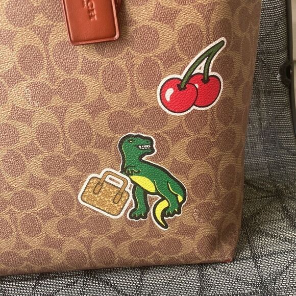 Coach City Tote Bag Purse In Signature Canvas With Sticker Print - Picture 6 of 9